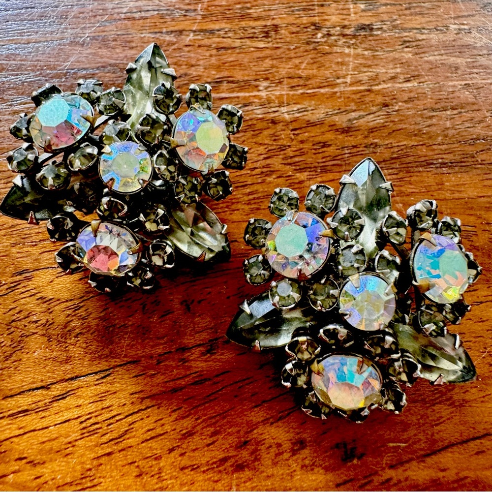 Rhinestone Starburst Clip-On Earrings MCM Sparkling Vintage Gray Aurora